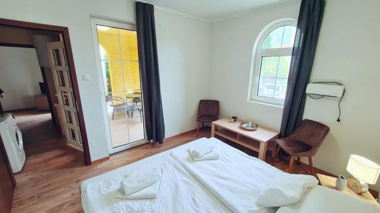 Blathy Apartman Siofok Ngoại thất bức ảnh